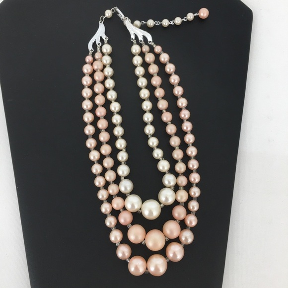 Vintage 60’s Signed Japan Faux Pearl 3 Strand Necklace Light Peach/Pink Retro - Picture 3 of 12